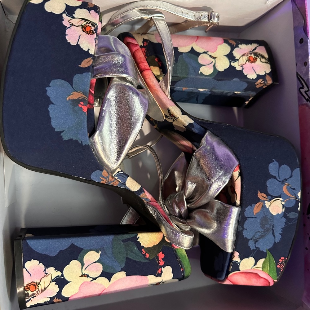 Jefferey Campbell seventies Platform sandal